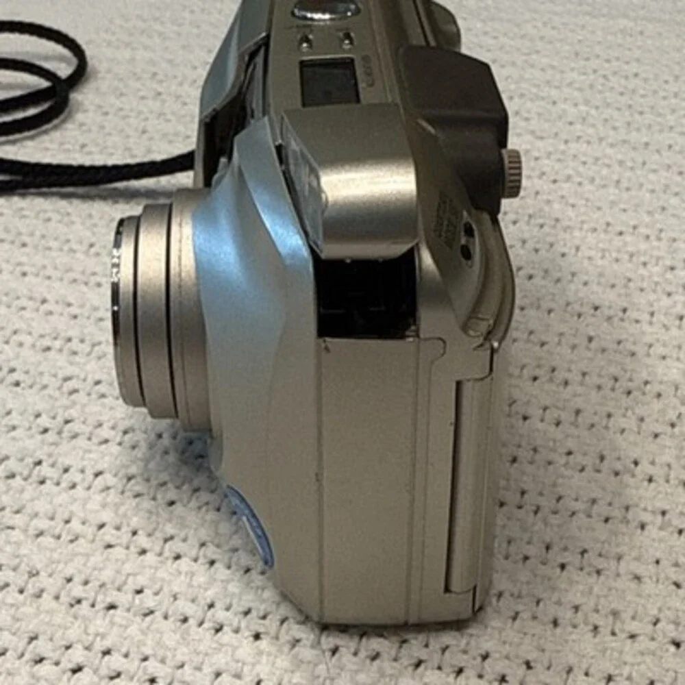 Olympus Stylus Epic Zoom 170 35mm Film Camera & Case